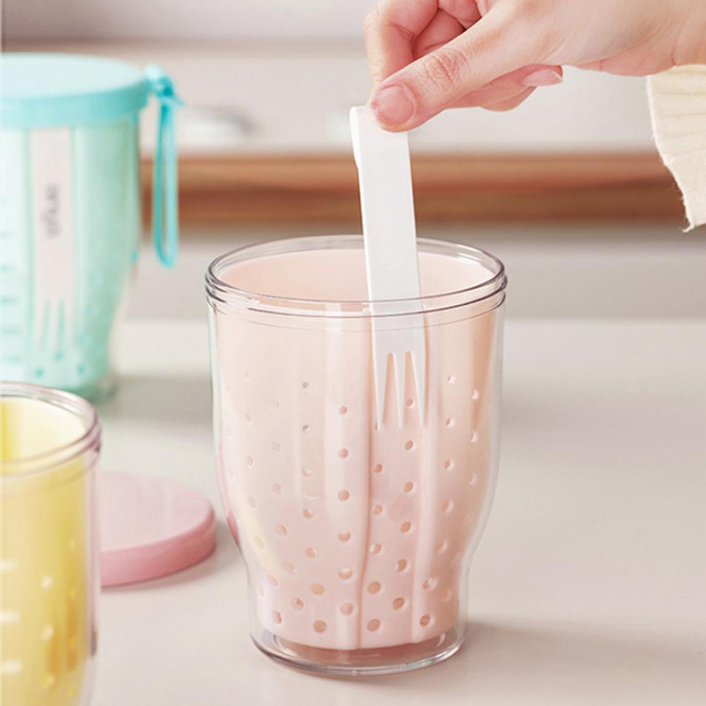 Snack Container Travel - ภาชนะใส่ผลไม้แบบพกพา ภาชนะใส่ขนมแบบพกพา ภาชนะใส่สลัดผลไม้แบบพกพาพร้อมตะแกรงกรองในตัว ป้องกันการรั่วซึมสำหรับการเดินทาง